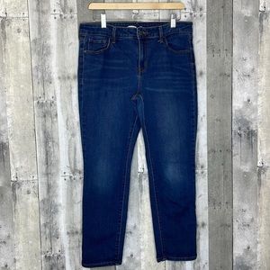 OLD Navy power slim straight mid rise medium wash jeans.  Size 12 short.‎ EUC